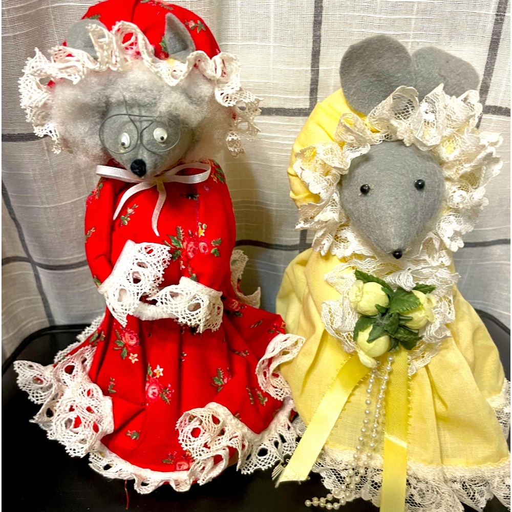 (2) 80s Vintage Handmade Crafts Bathroom Kitchen Mouse cover for air freshener